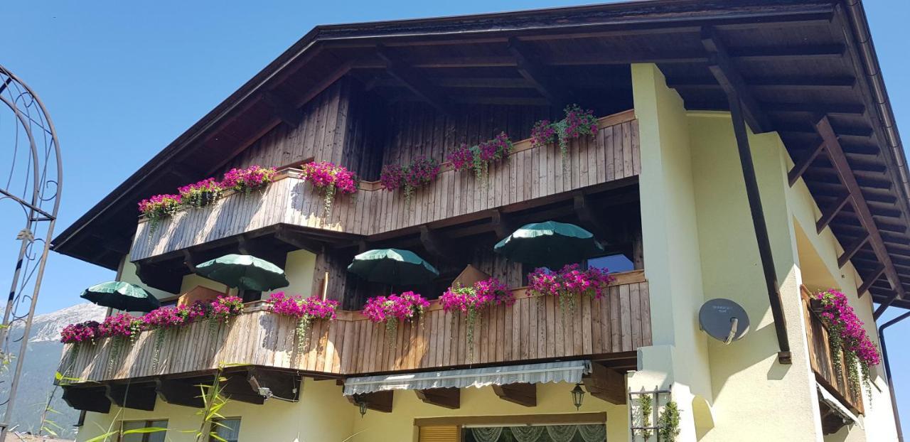 Gaestehaus Schoeneweiss Ehrwald Zewnętrze zdjęcie